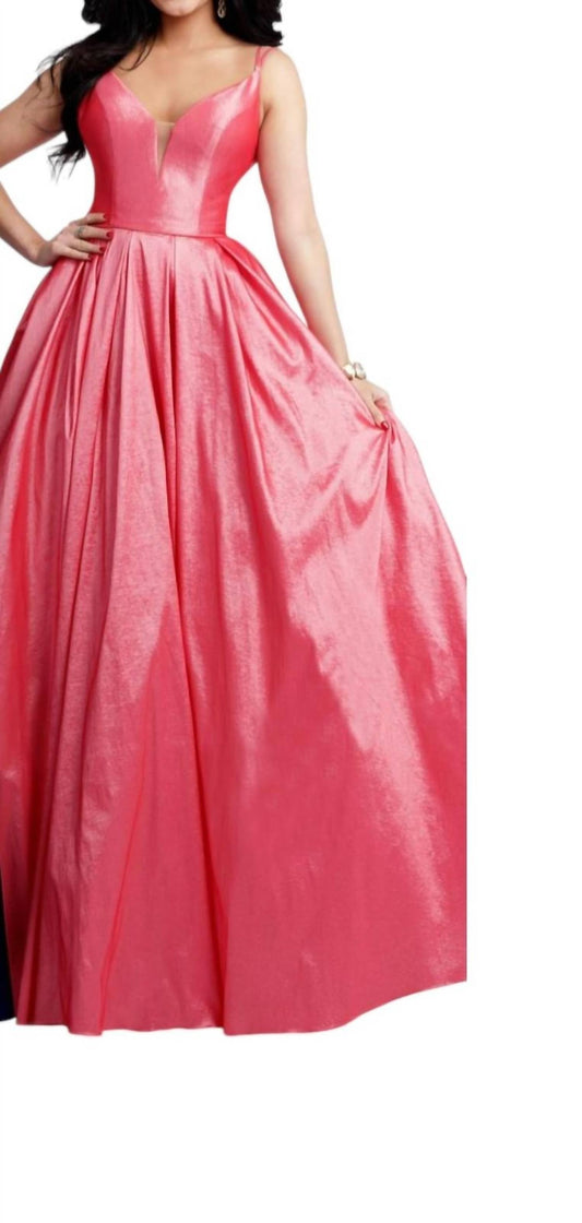 Beautiful Taffetta Sleeveless Gown