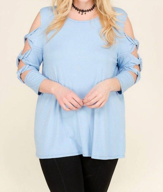 Oberteil mit verdrehtem Cut-Out und 3/4-Ärmeln – Plus Size