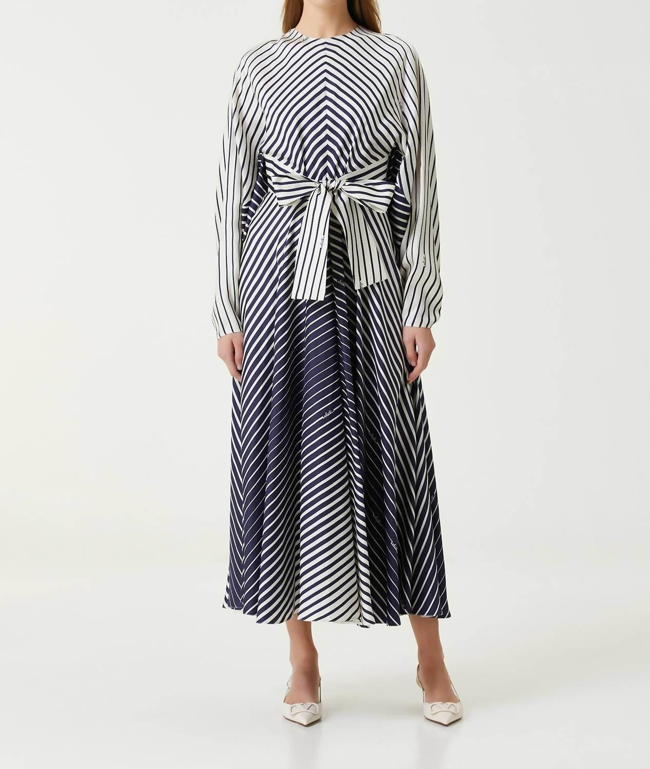Gestreiftes Maxi-Seidenkleid