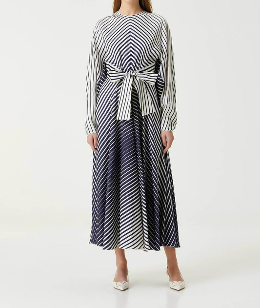 Gestreiftes Maxi-Seidenkleid