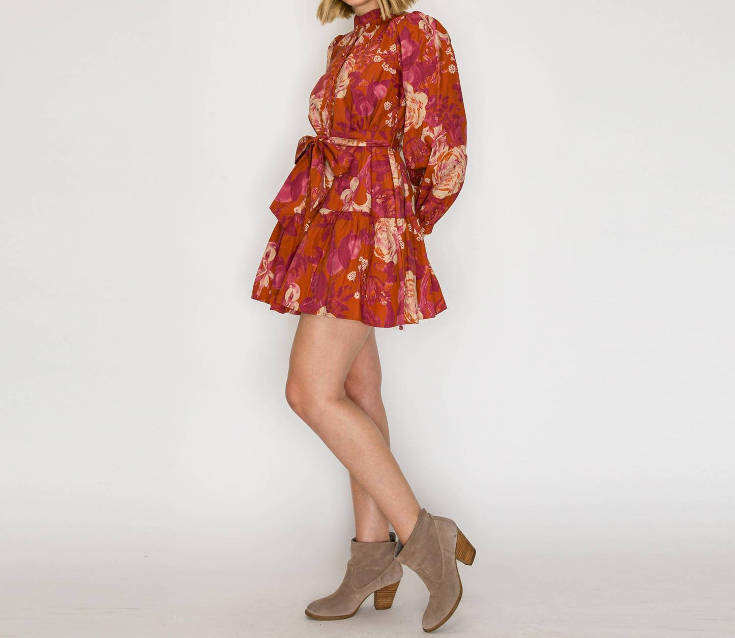 Rustikales Minikleid mit Rosenprint