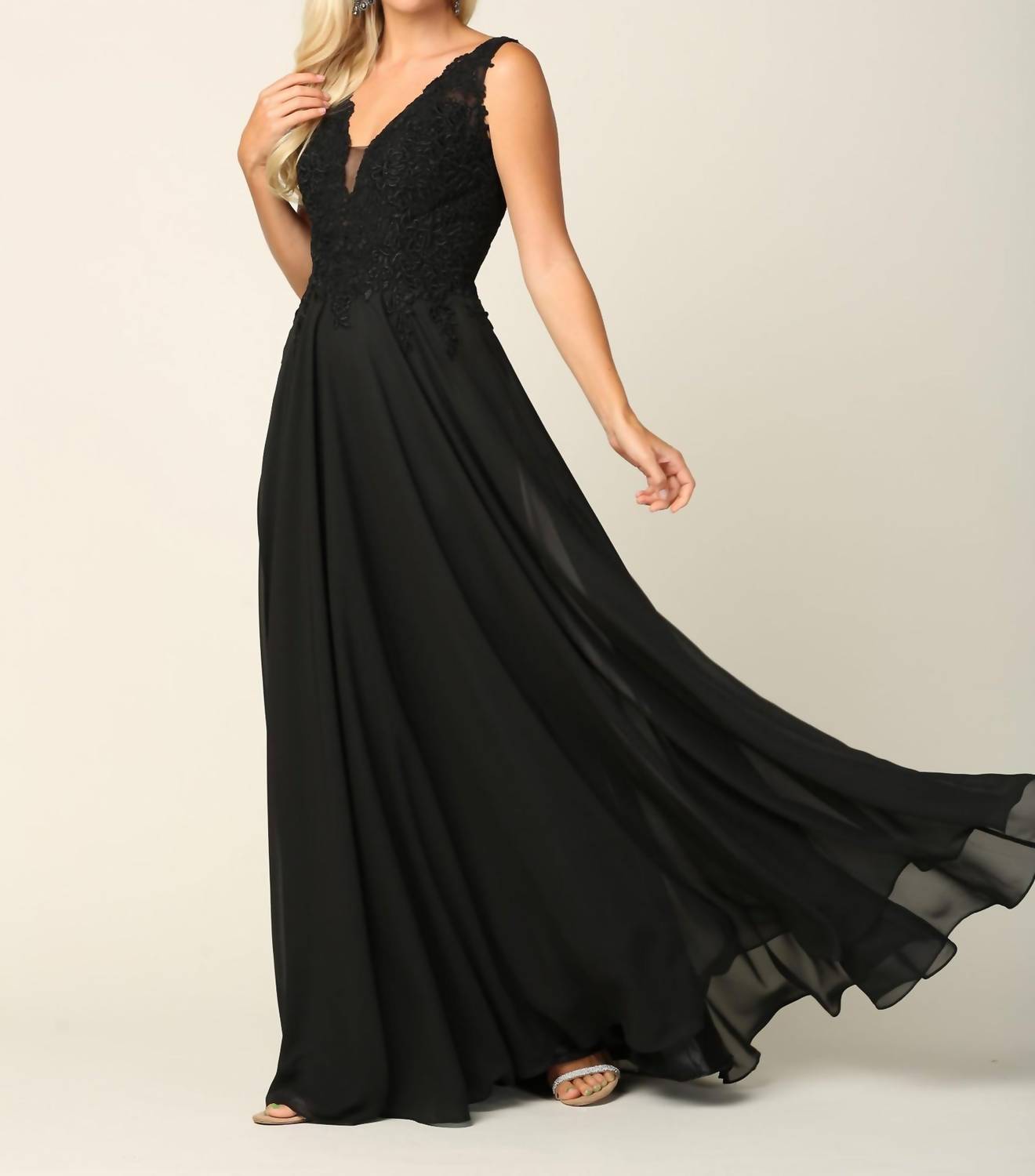 Langes ärmelloses elegantes Abendkleid