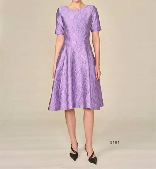 Jacquard-Cocktailkleid mit kurzen Ärmeln