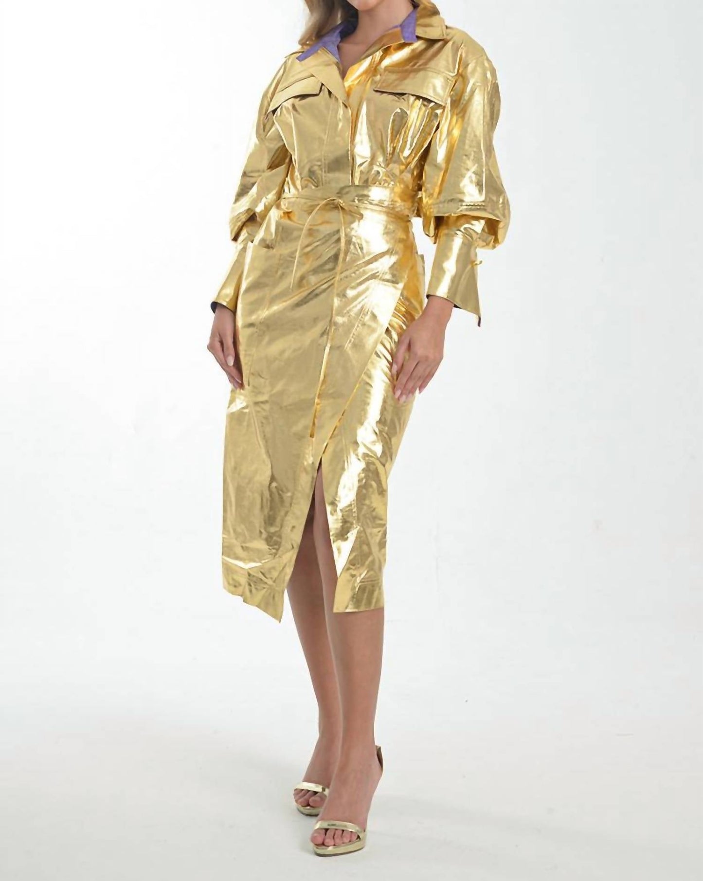 Goldener Glam-Trenchcoat-Kleid
