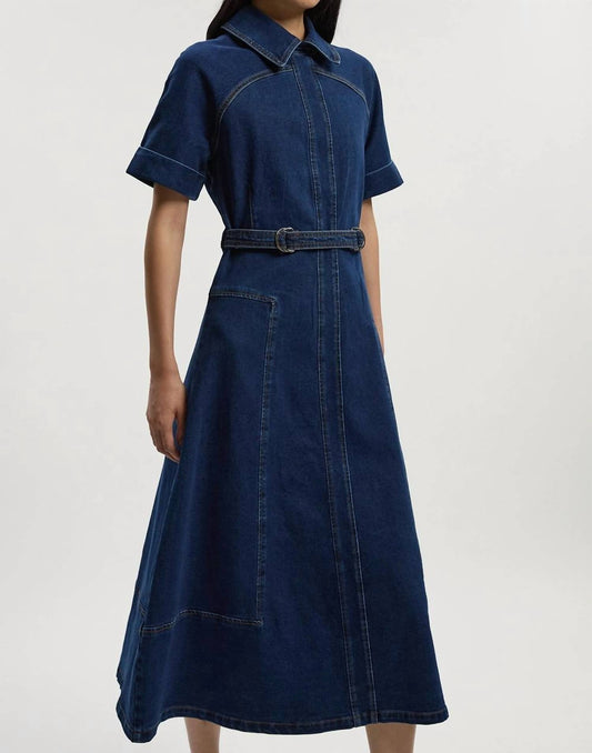Stretch-Denim-Kleid mit Gürtel - Petite