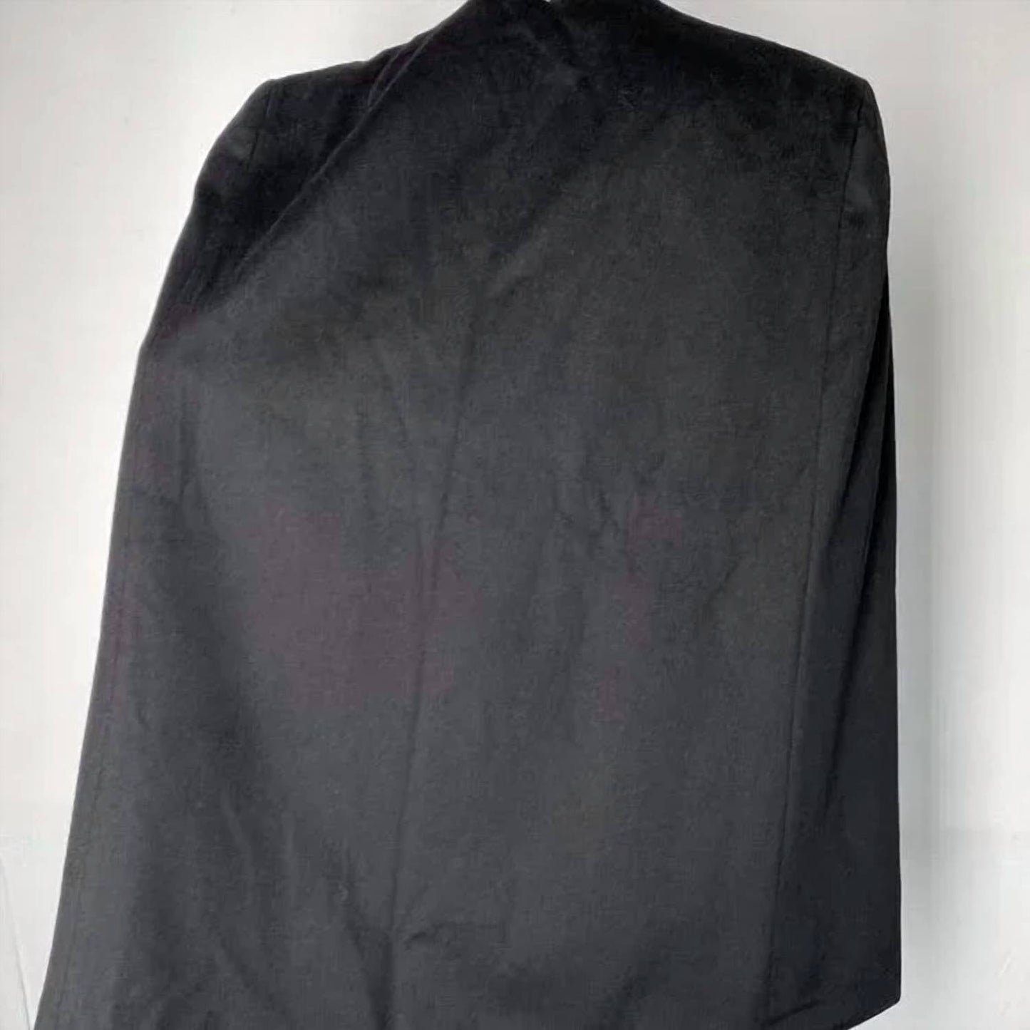 Damen-Couture-Umhang mit herzförmigen Verzierungen