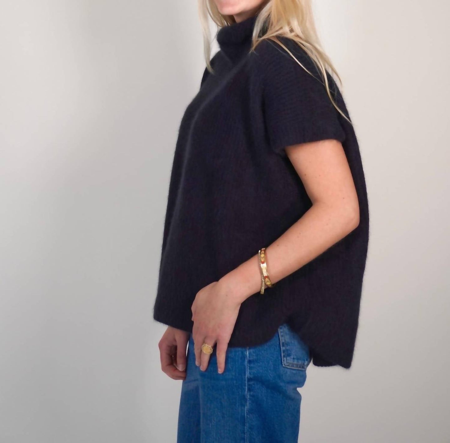 Kurzärmeliger Rollkragenpullover