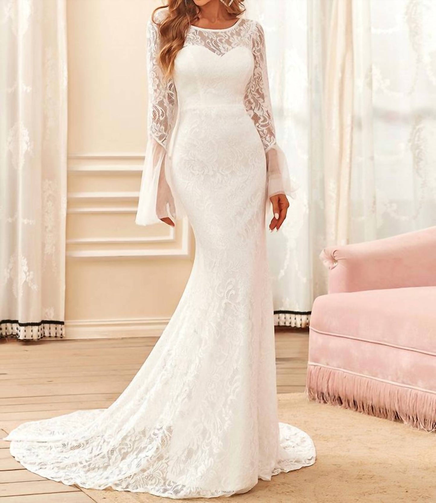 Rundhals-Brautkleid mit langen Pagodenärmeln
