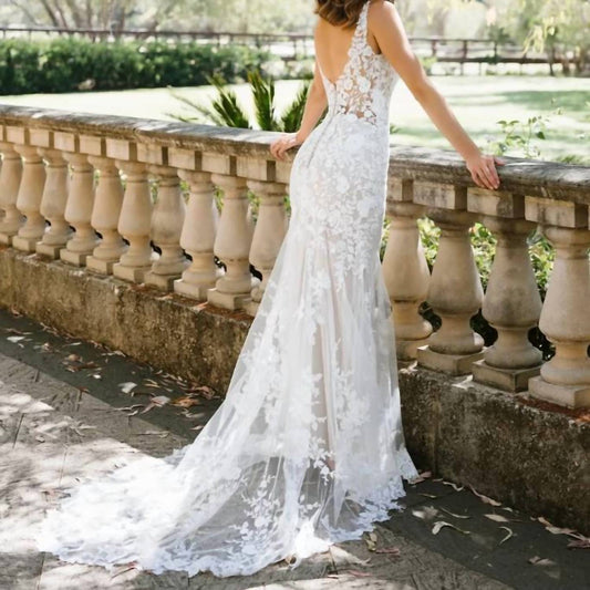 Boho-inspired Wedding Gown With Cotton Lace