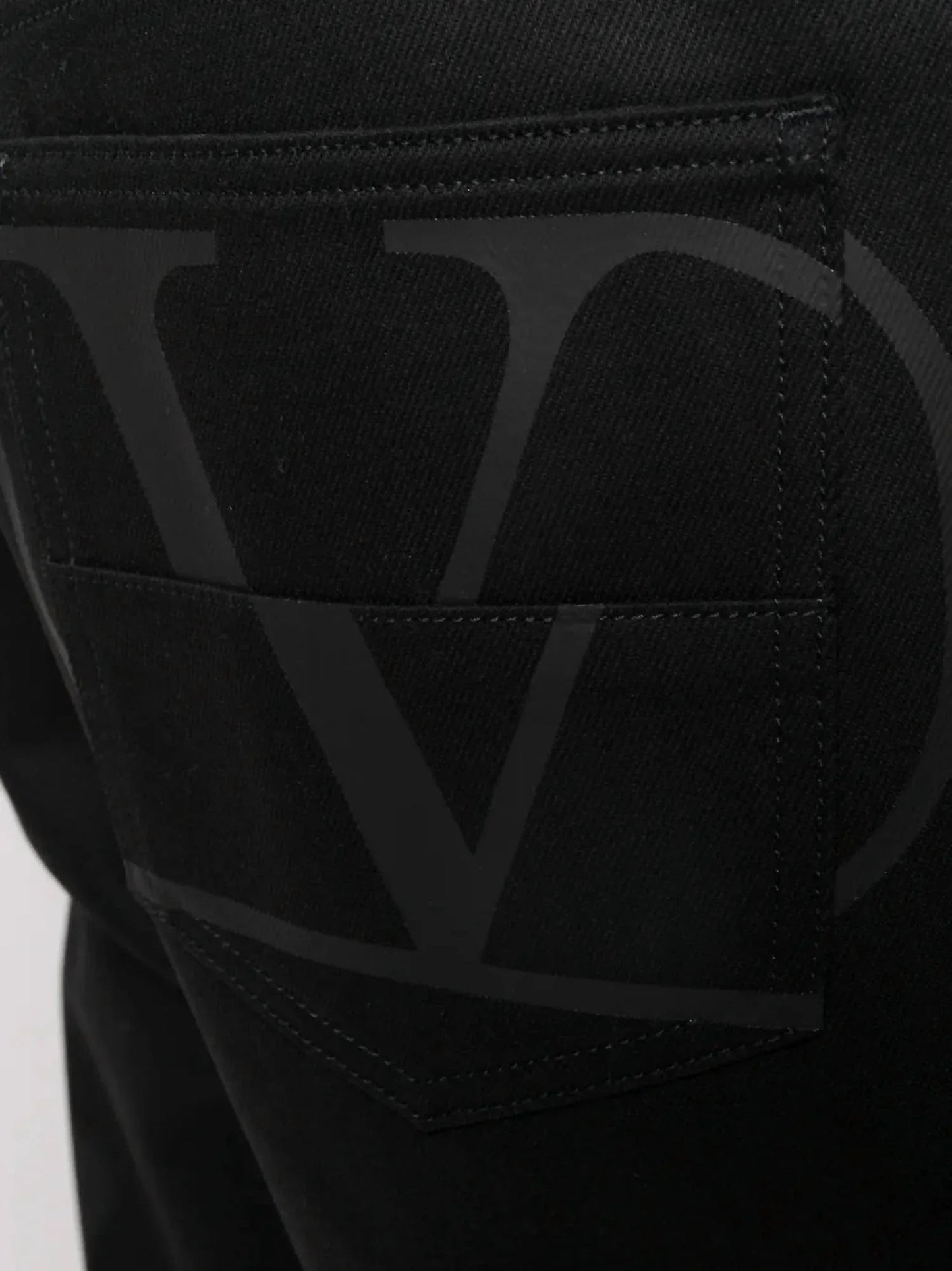 V-Logo Cropped Jeans