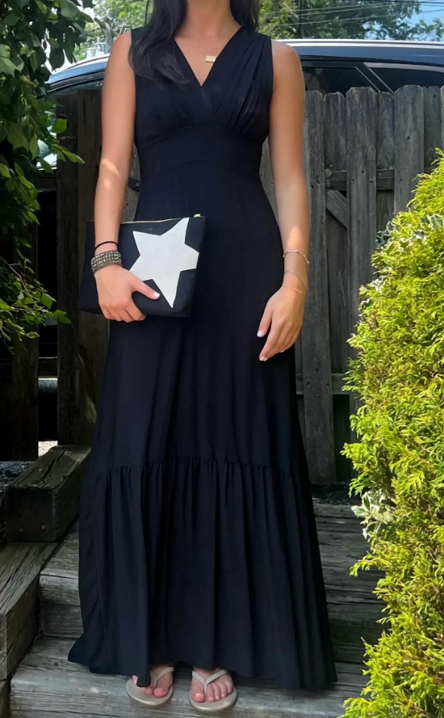 Sofie V-Ausschnitt Maxikleid mit Stufenrock