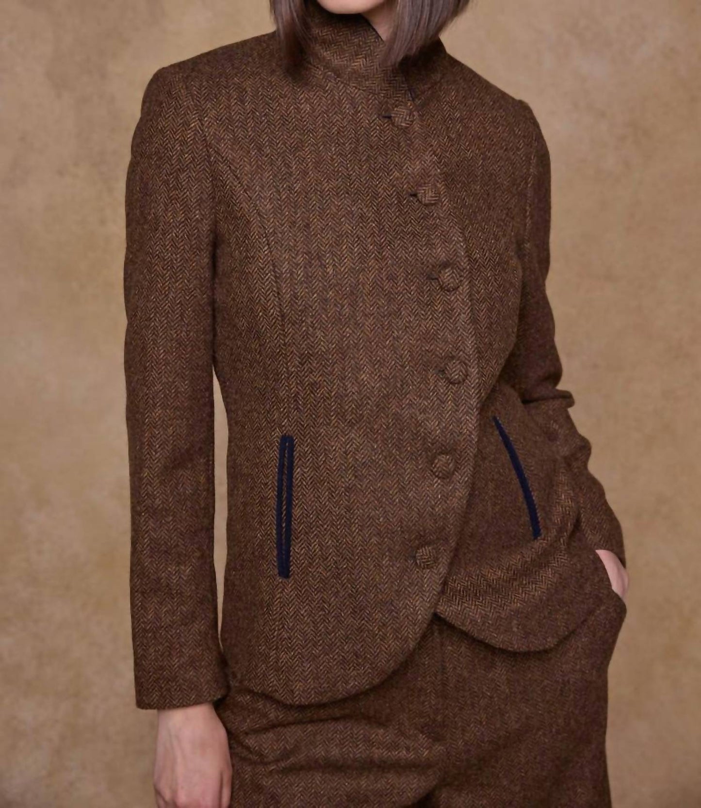 Nicole Tweed-Jacke