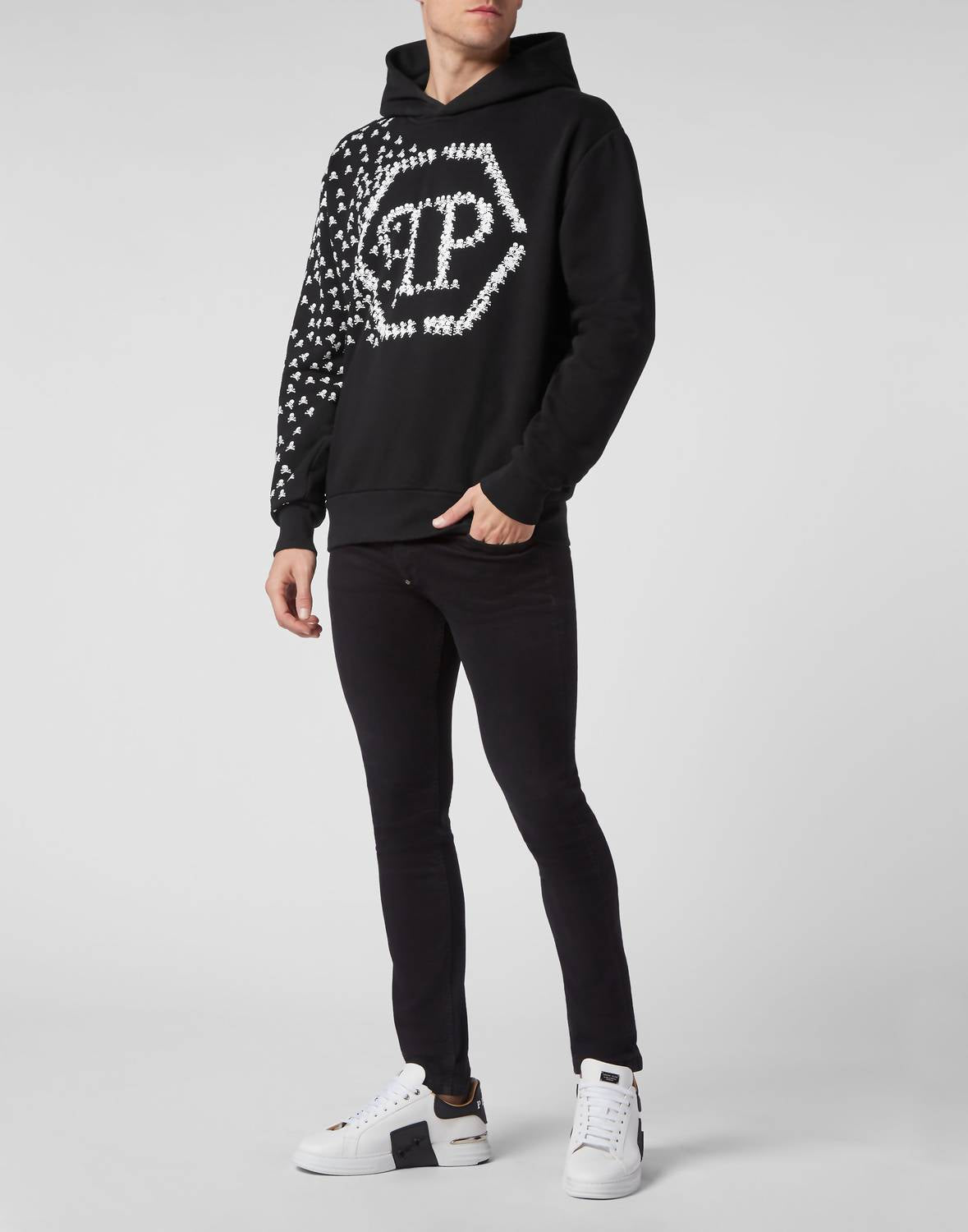Herren-Kapuzenpullover mit Totenkopf- und Knochen-Grafik