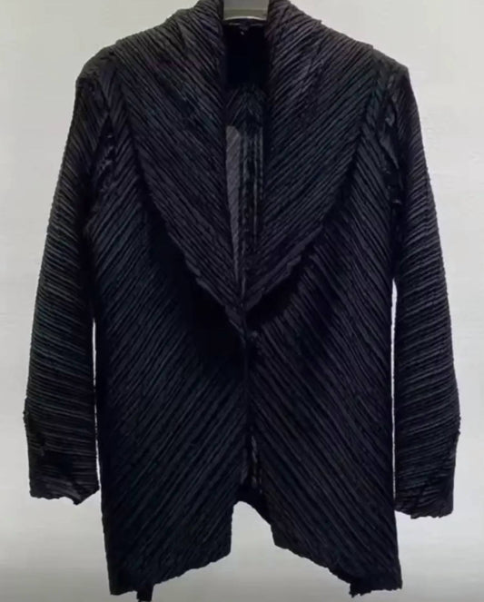 Women's Sculptured Pleated Blazer