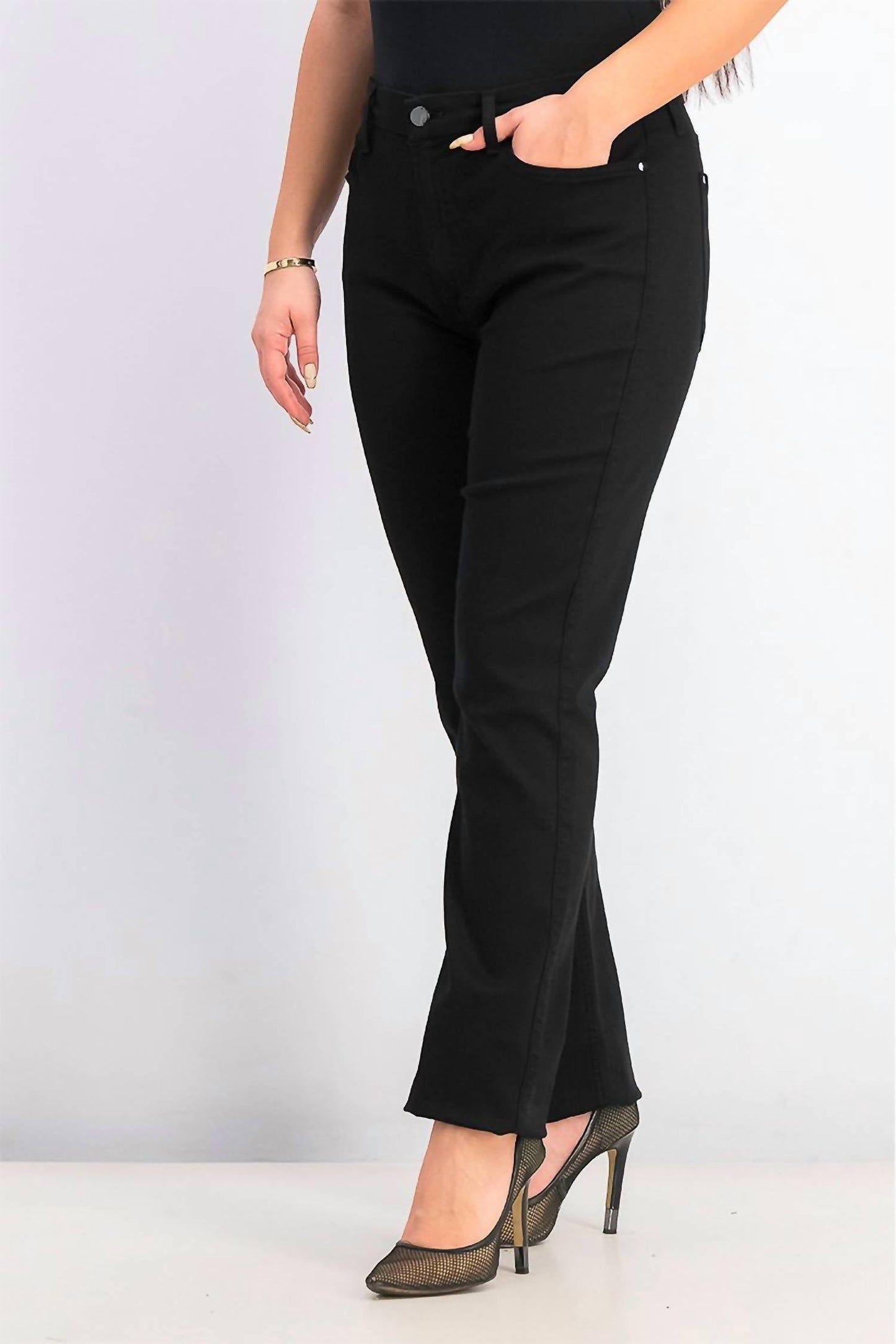 Women's Slim Straight Jeans