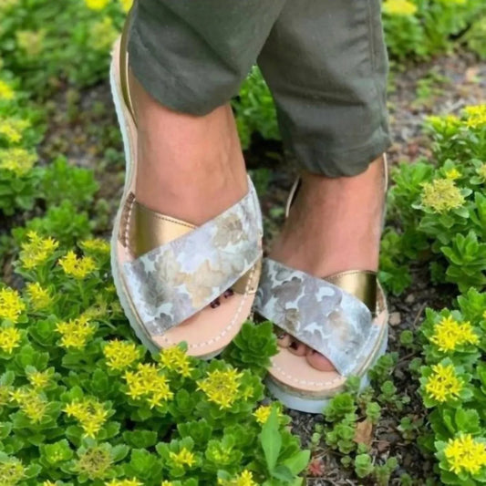 Woemn's Crossed Platform Sandals Narrow Outlet