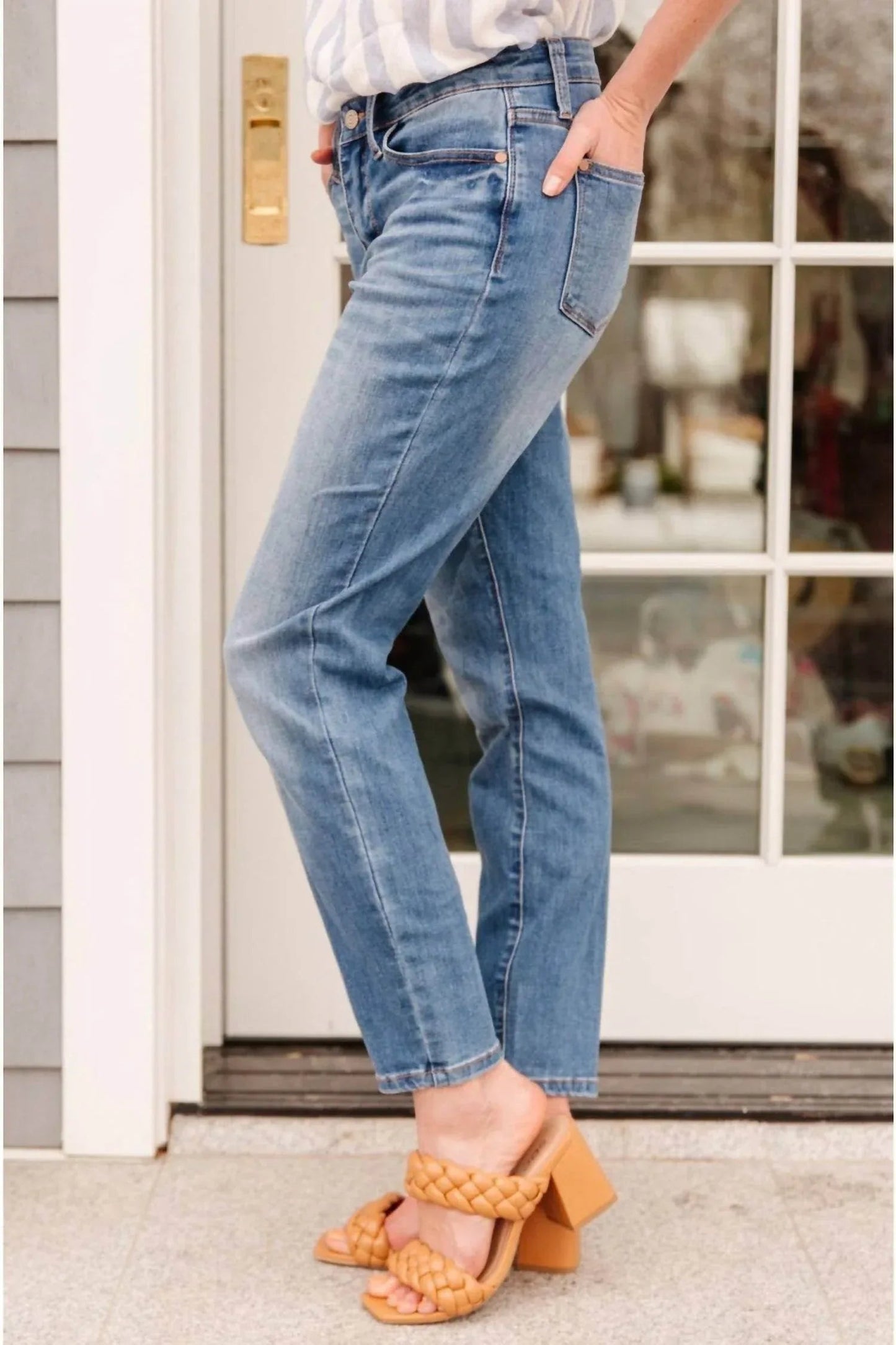 High-Waist-Slim-Fit-Jeans