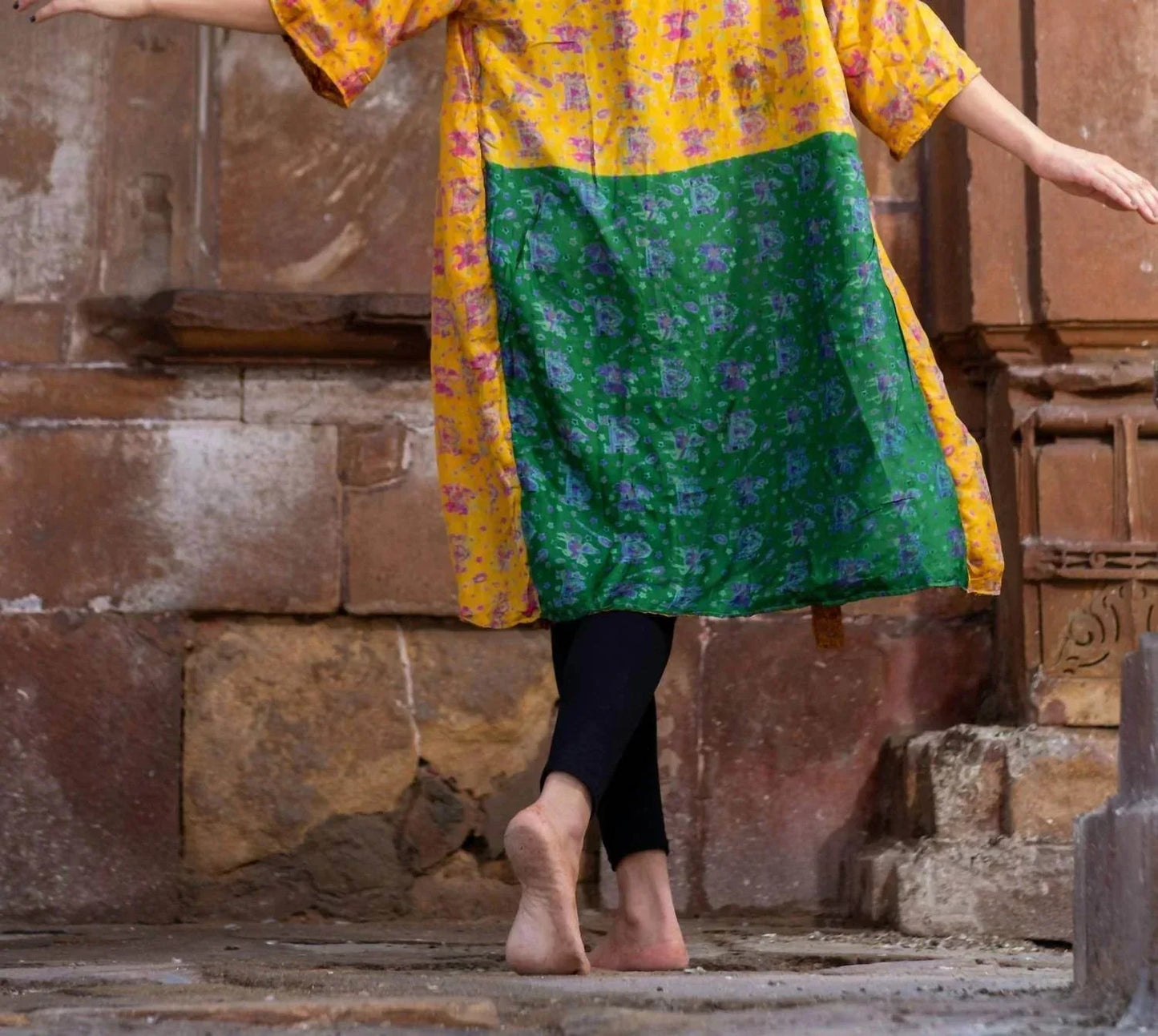 Golden Glow Reversible Saree One Size Kimono