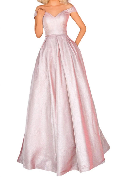 Maxikleid mit schmalem Oberteil und ausgestelltem Rock