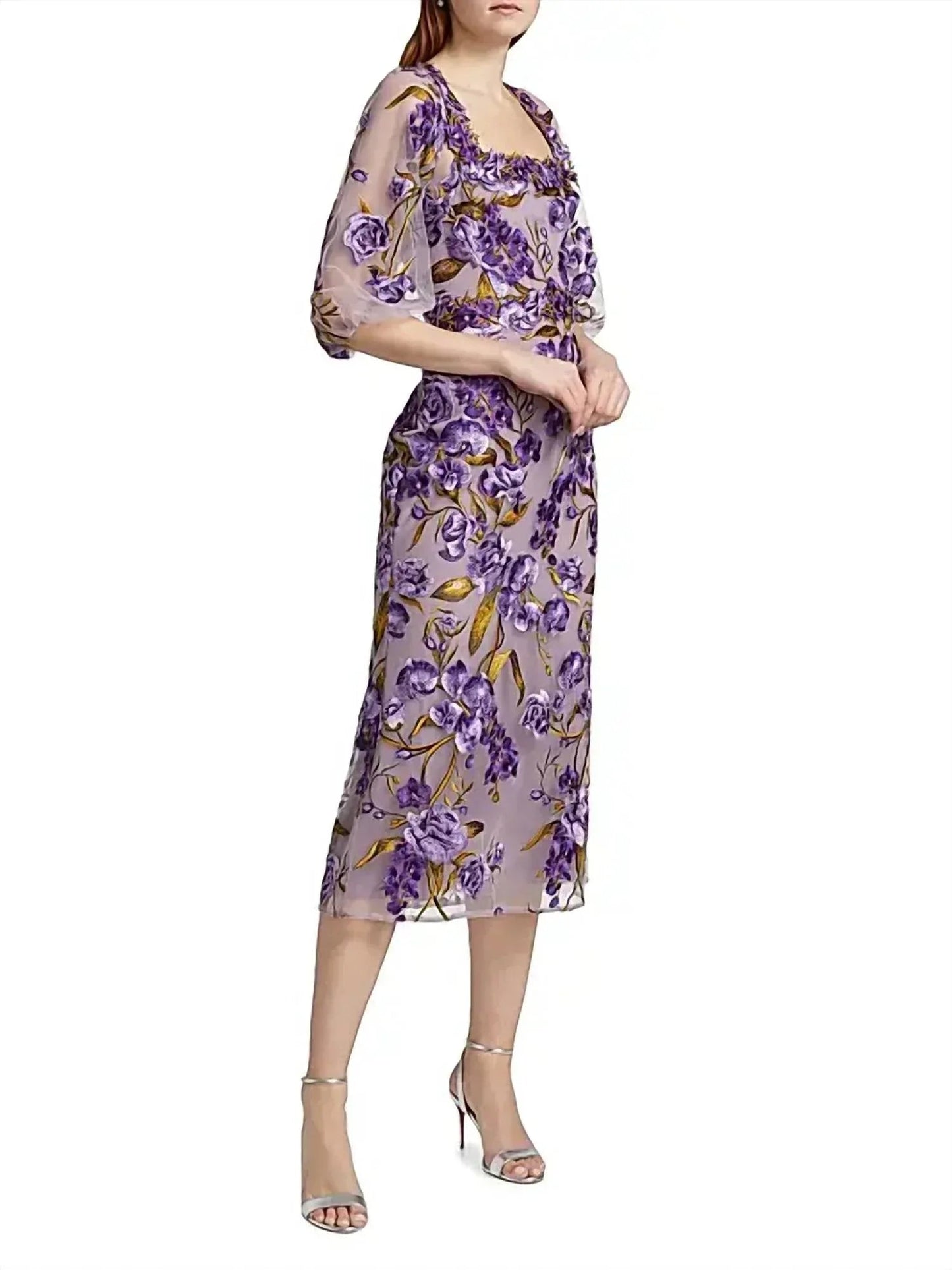 Cocktailkleid aus besticktem Tüll mit Orchideen- und Rosenmotiv