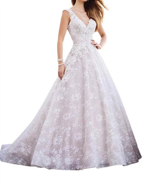 Brautkleid mit V-Ausschnitt