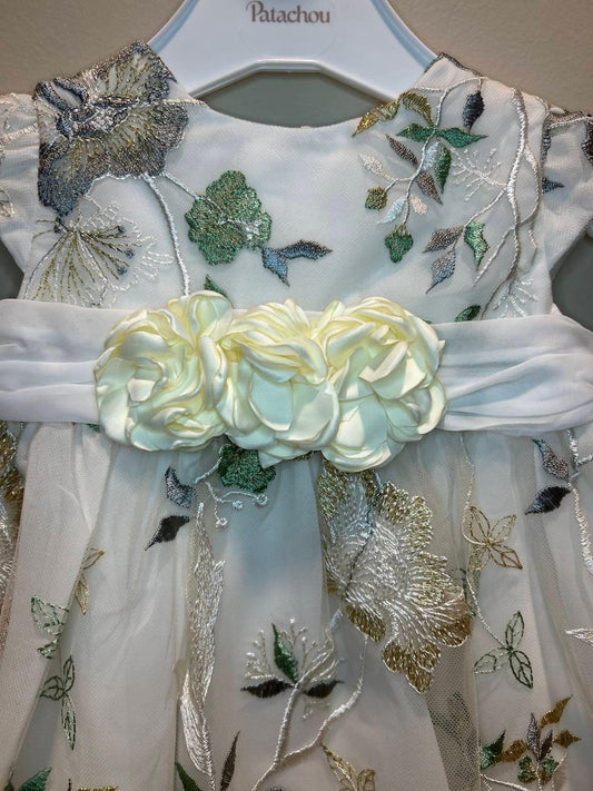 Mädchenkleid aus Webstoff mit Blumenmuster