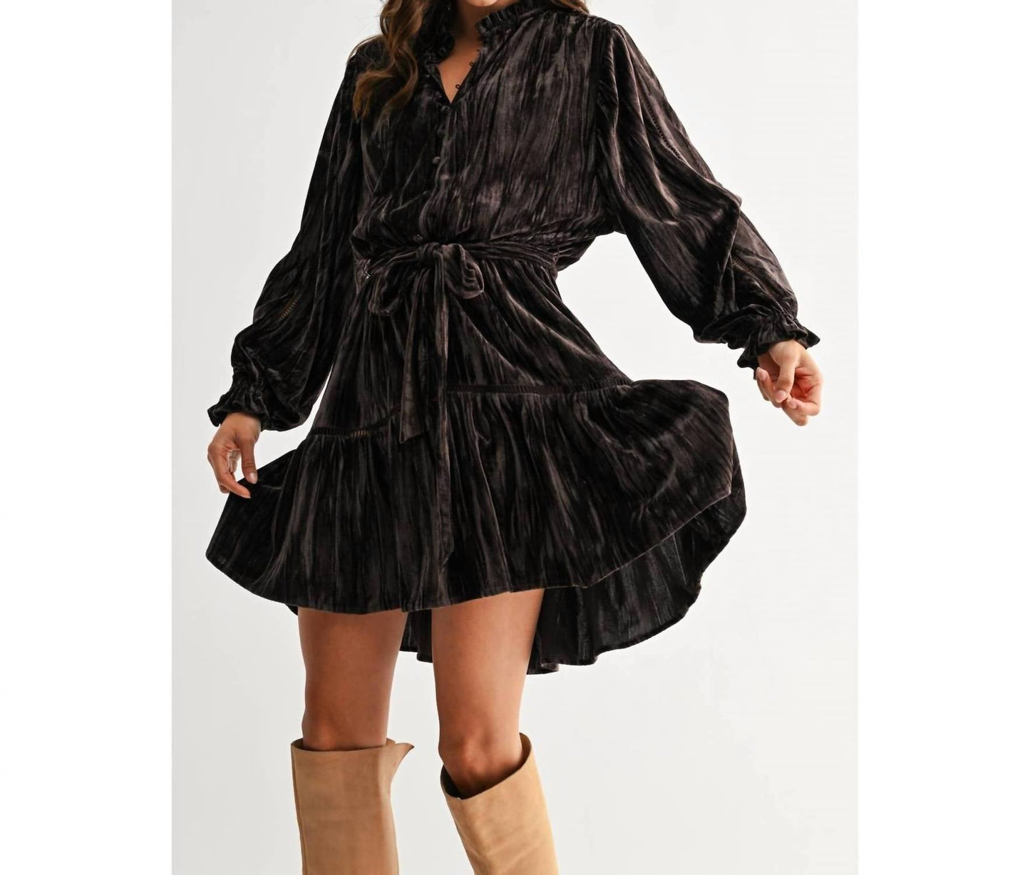 Mini-Samtkleid mit Nahtdetails