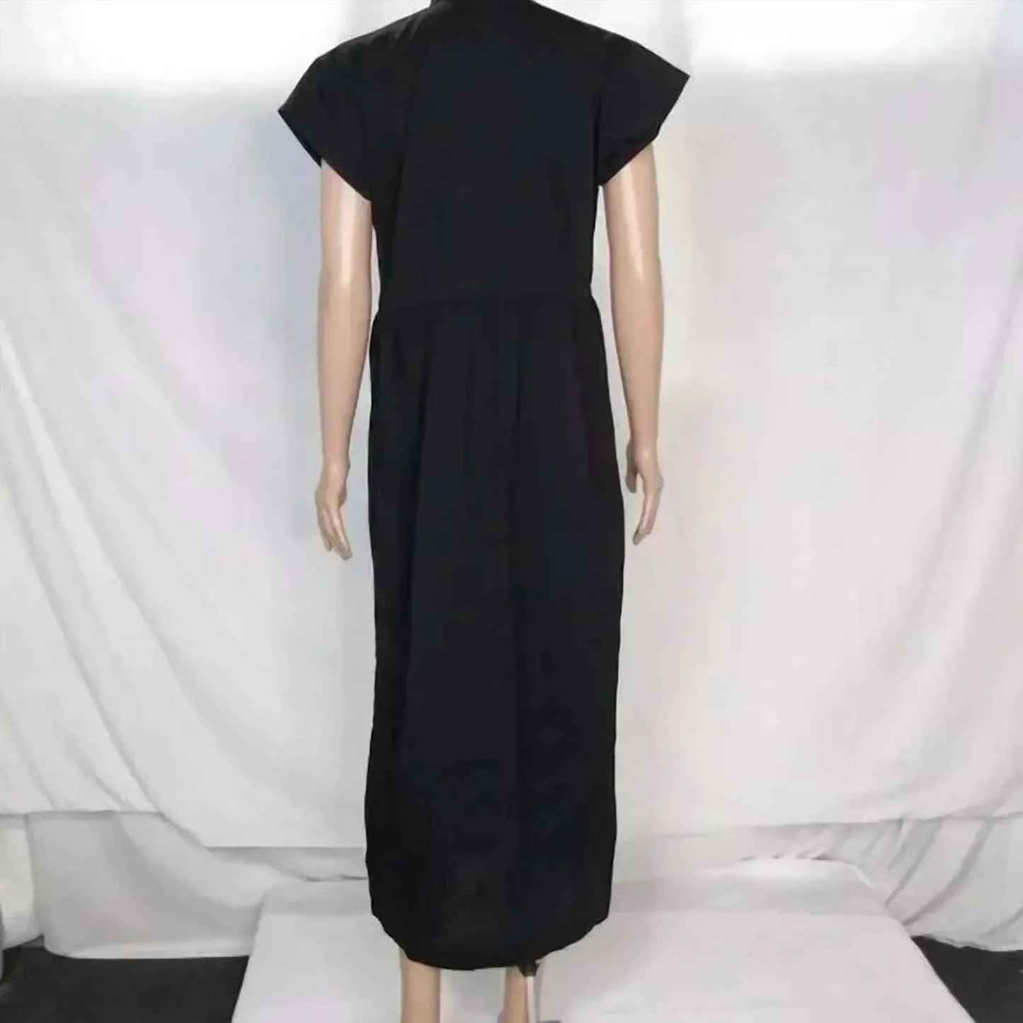 Damen asymmetrisches kurzärmliges Kleid mit Knöpfen