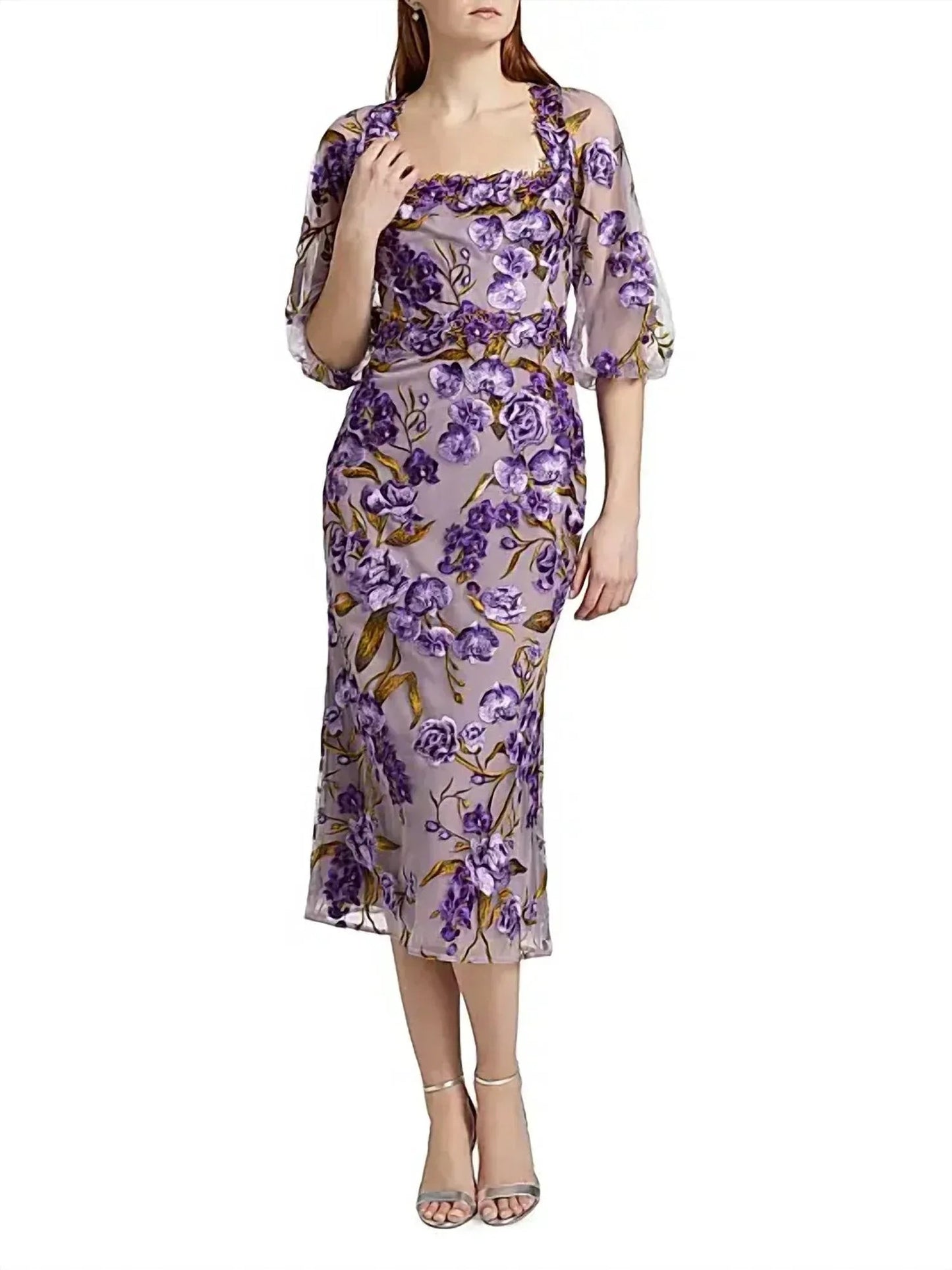 Cocktailkleid aus besticktem Tüll mit Orchideen- und Rosenmotiv