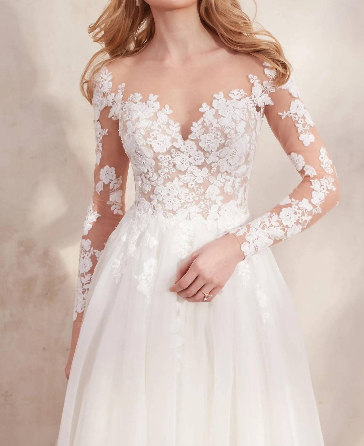 Clarabella Langarm-Hochzeitsballkleid aus Tüll