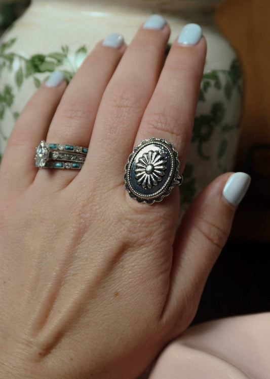 Women's Oval Concho Ring