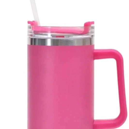 Edelstahl-Becher mit Strohhalm im Barbiecore-Stil