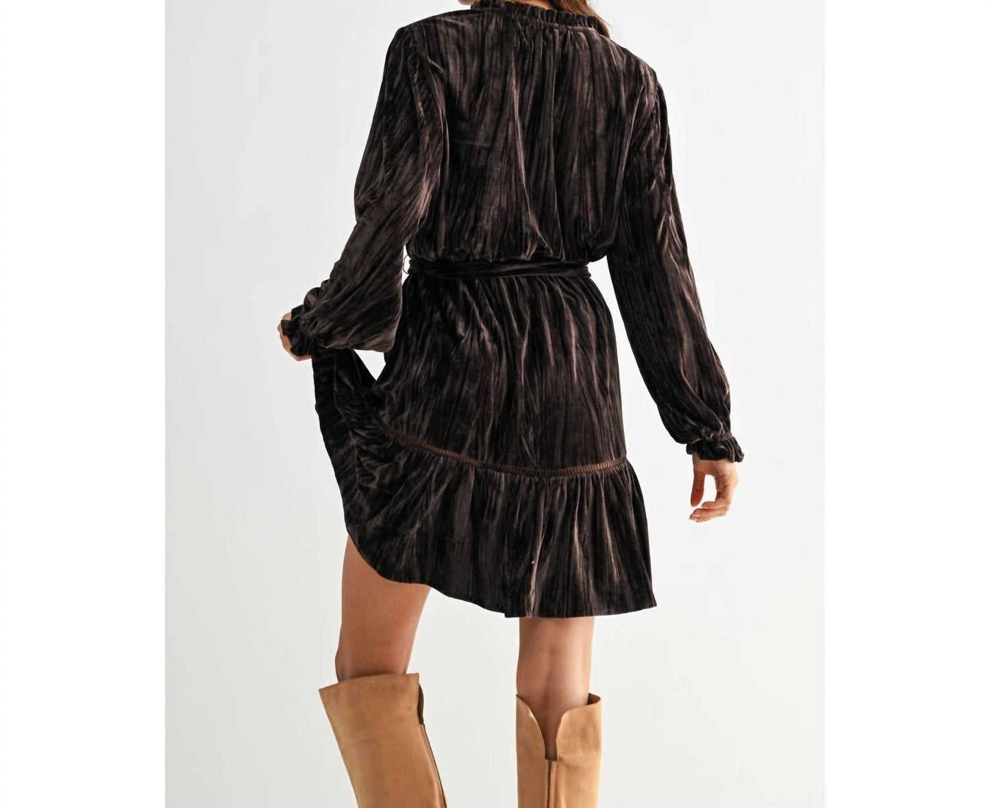 Mini-Samtkleid mit Nahtdetails