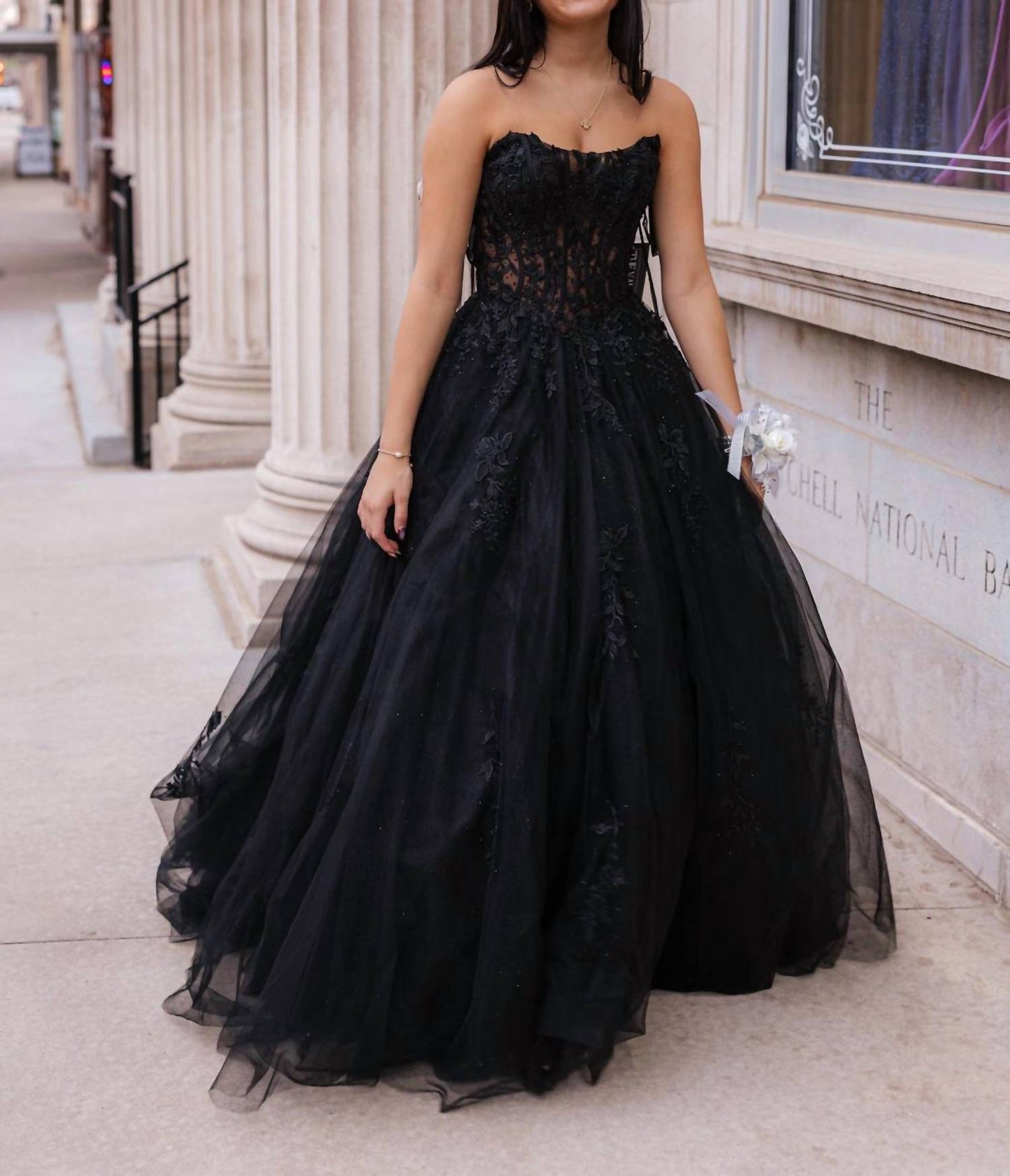 Sleek Timeless Prom Dress