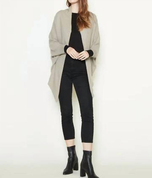 Vorne gebundener Cape-Cardigan
