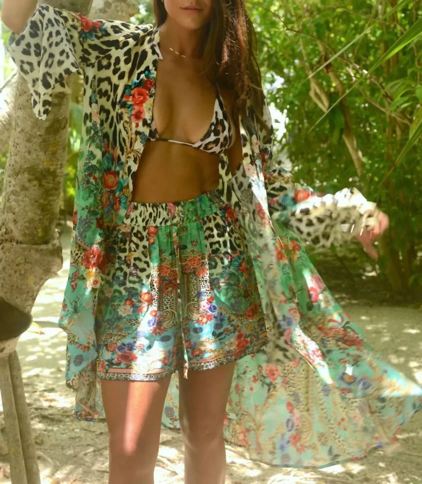 Leopardenblumen-Shorts