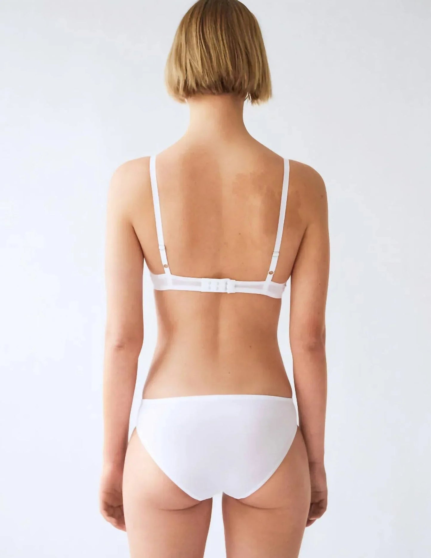 Yahvi Slip mit mittlerer Leibhöhe