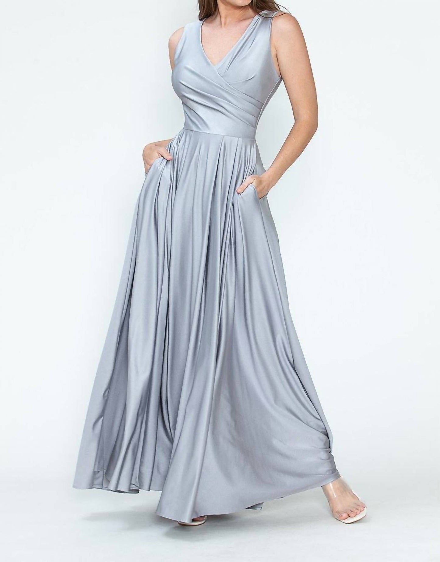 Elegantes plissiertes langes Abendkleid