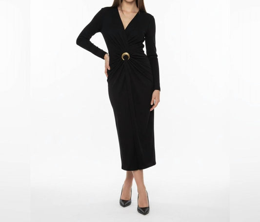 Midi-Kleid mit langen Ärmeln und goldenen Akzenten