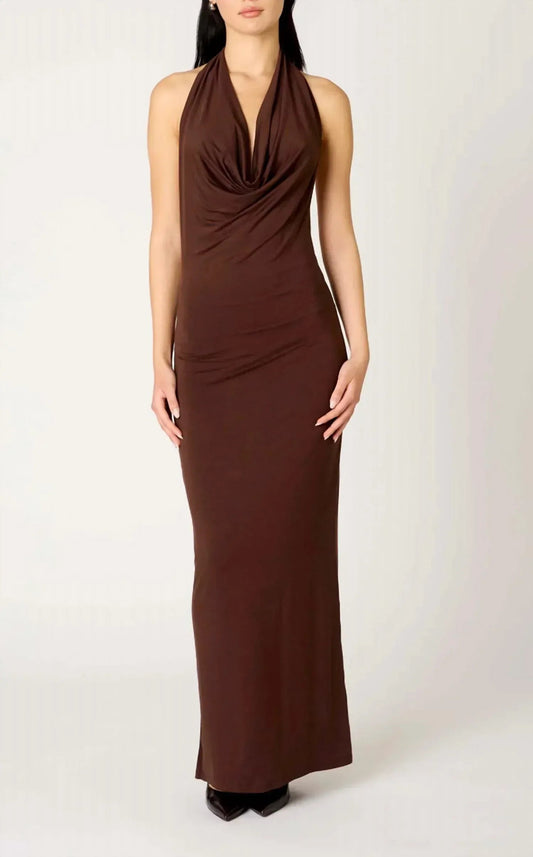 Neckholder-Maxikleid mit Wasserfallausschnitt und figurbetonter Passform
