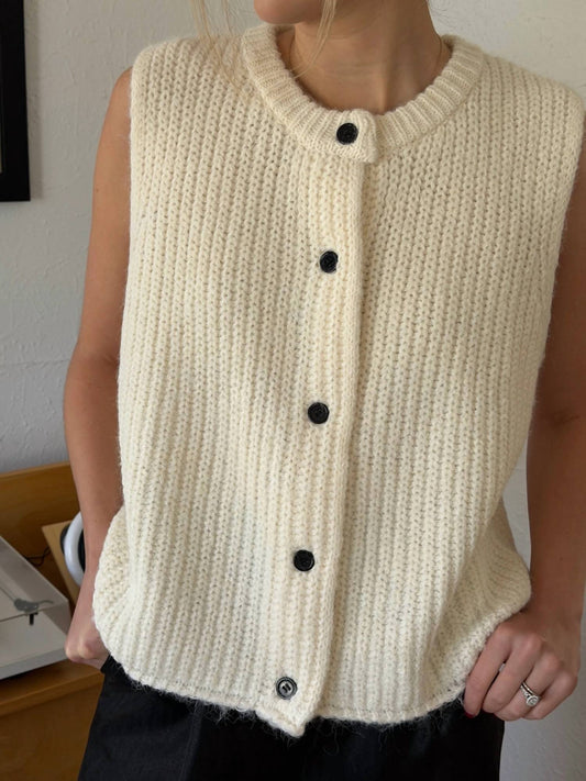 Canelle Wool Knit Buttoned Vest Top