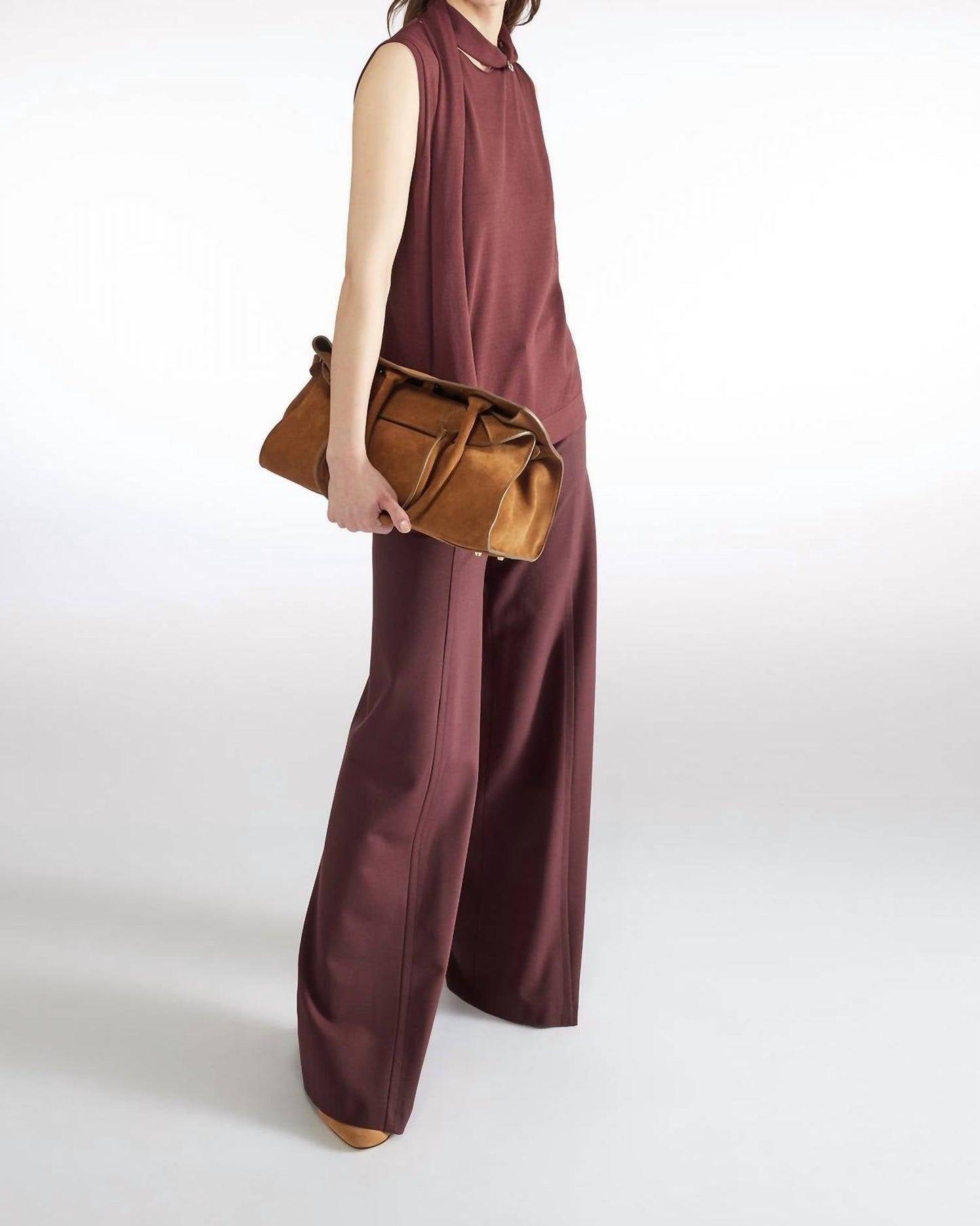 Solide Strickhose mit weitem Bein
