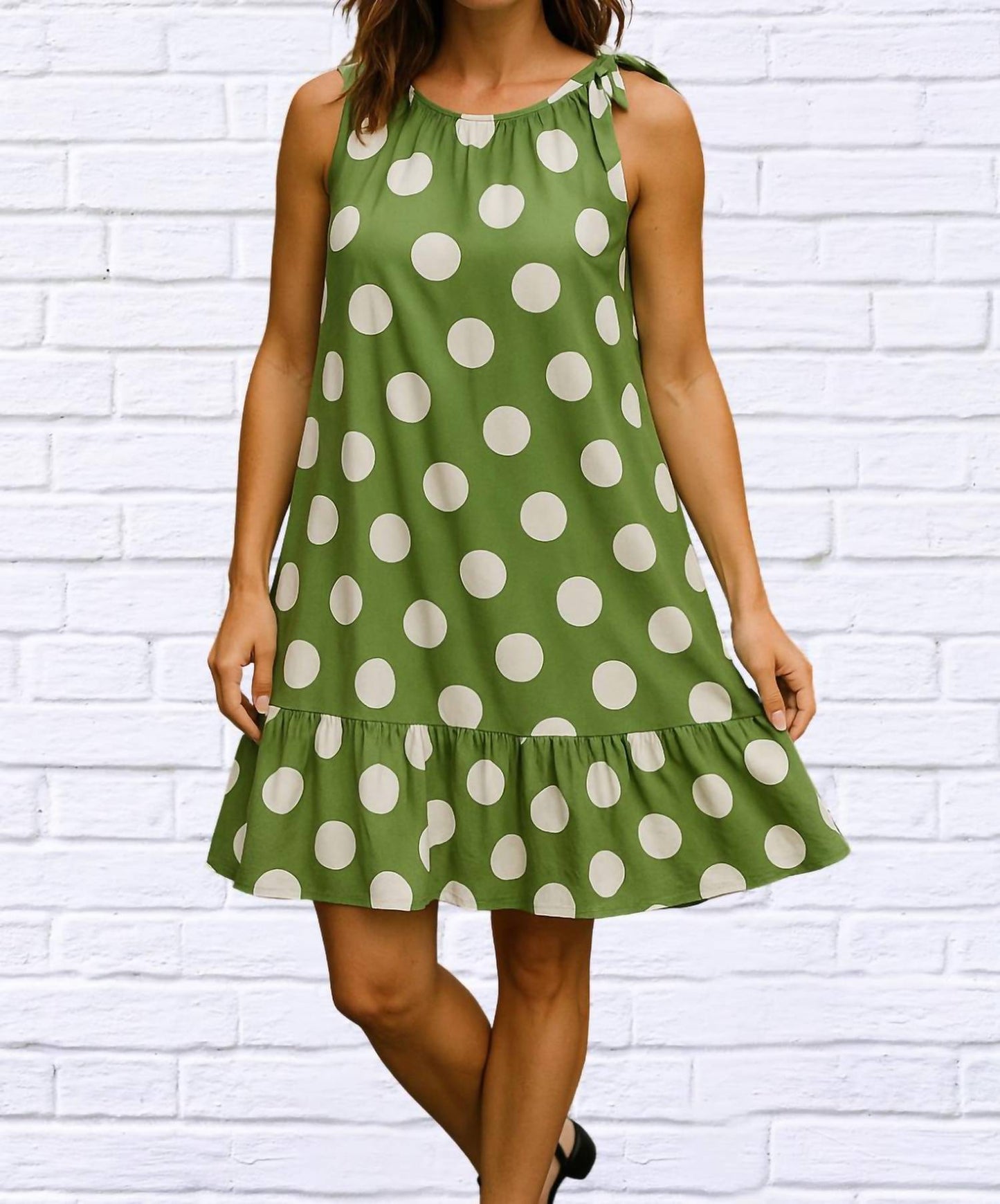 Kleid mit Schleifenkragen und Abnähern in A-Linie
