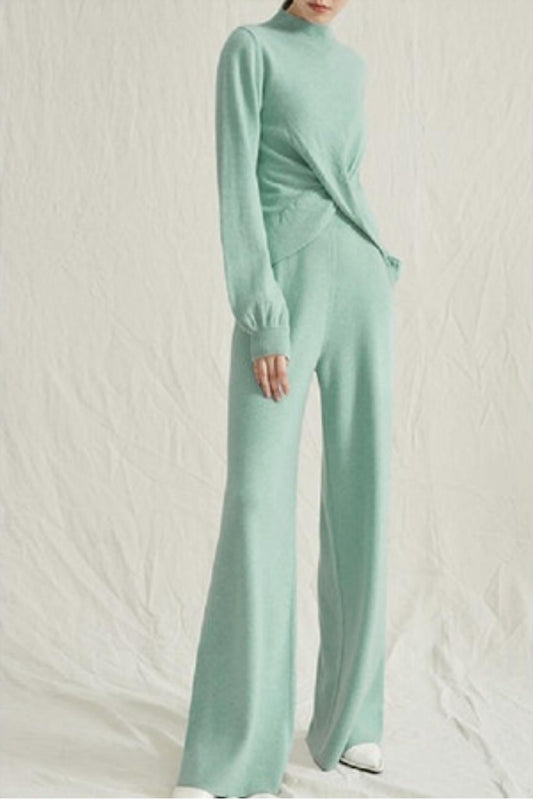 Oberteil mit Twist-Detail und weite Hose