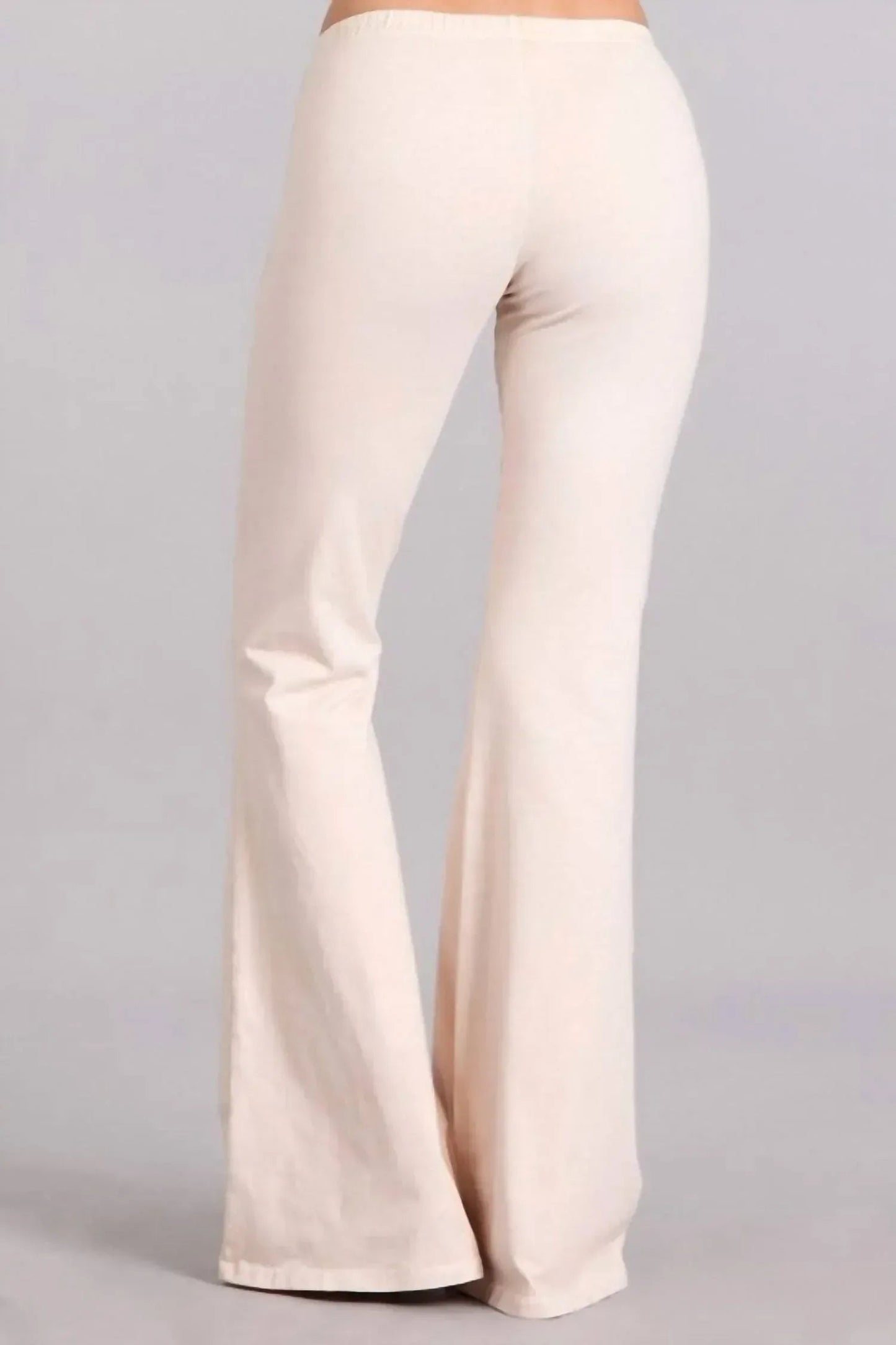 Hüfthose mit Mineral-Wash-Glockenfuß aus weichem Material