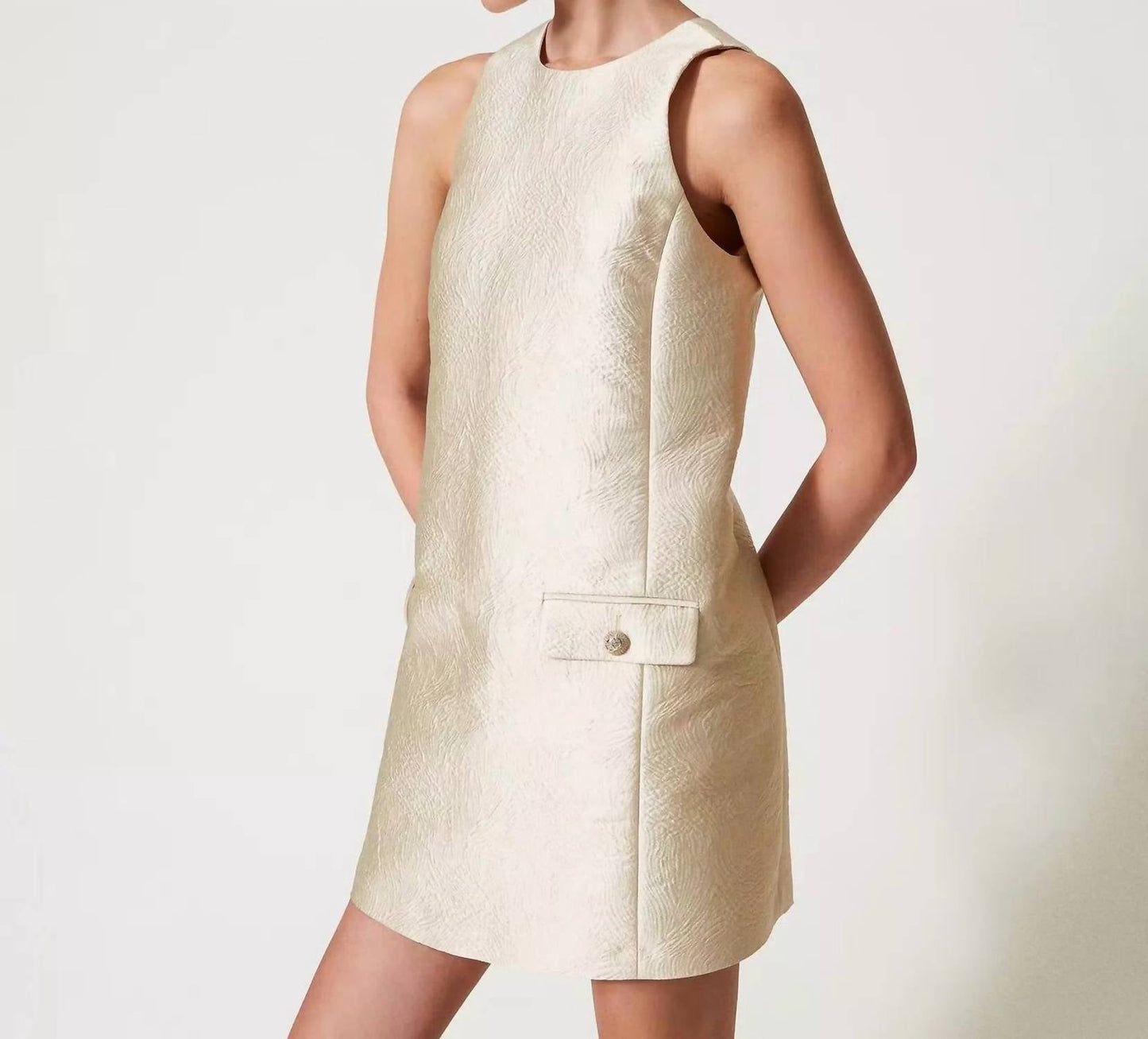 Kurzes Neckholder-Kleid aus Brokatjacquard