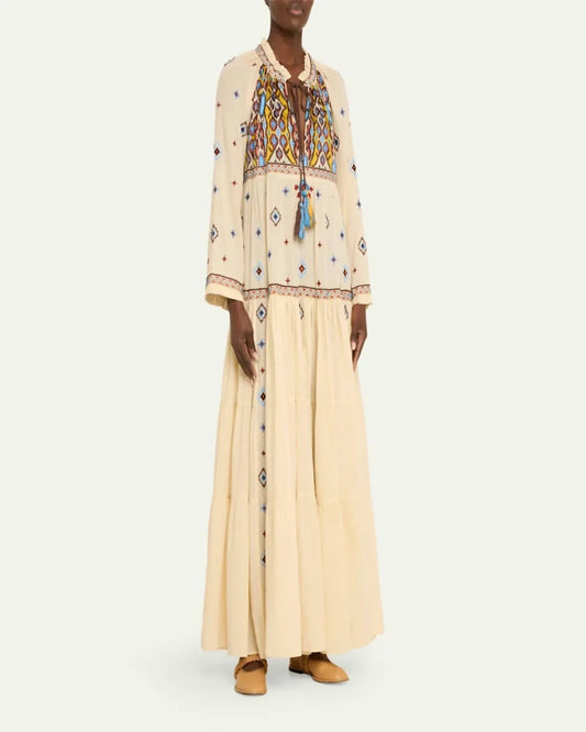 Weiter Kaftan mit besticktem Latz