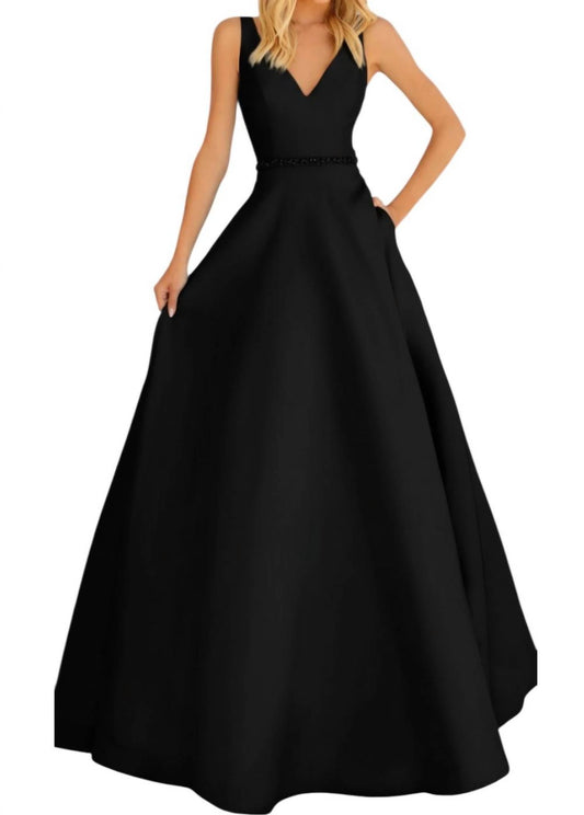 Figurbetontes Ballkleid mit V-Ausschnitt