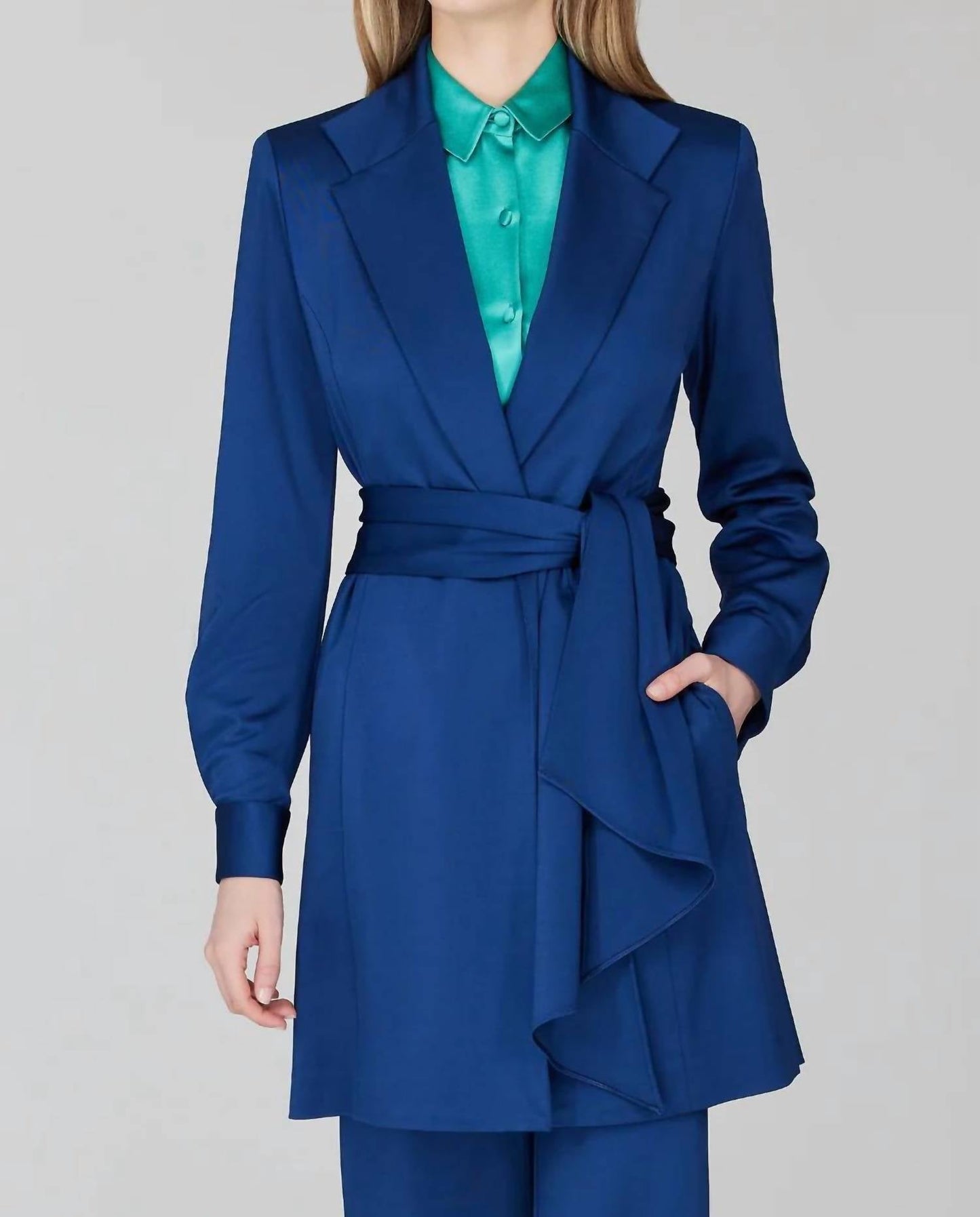 Mattglänzender Jersey Trenchcoat mit Gürtel