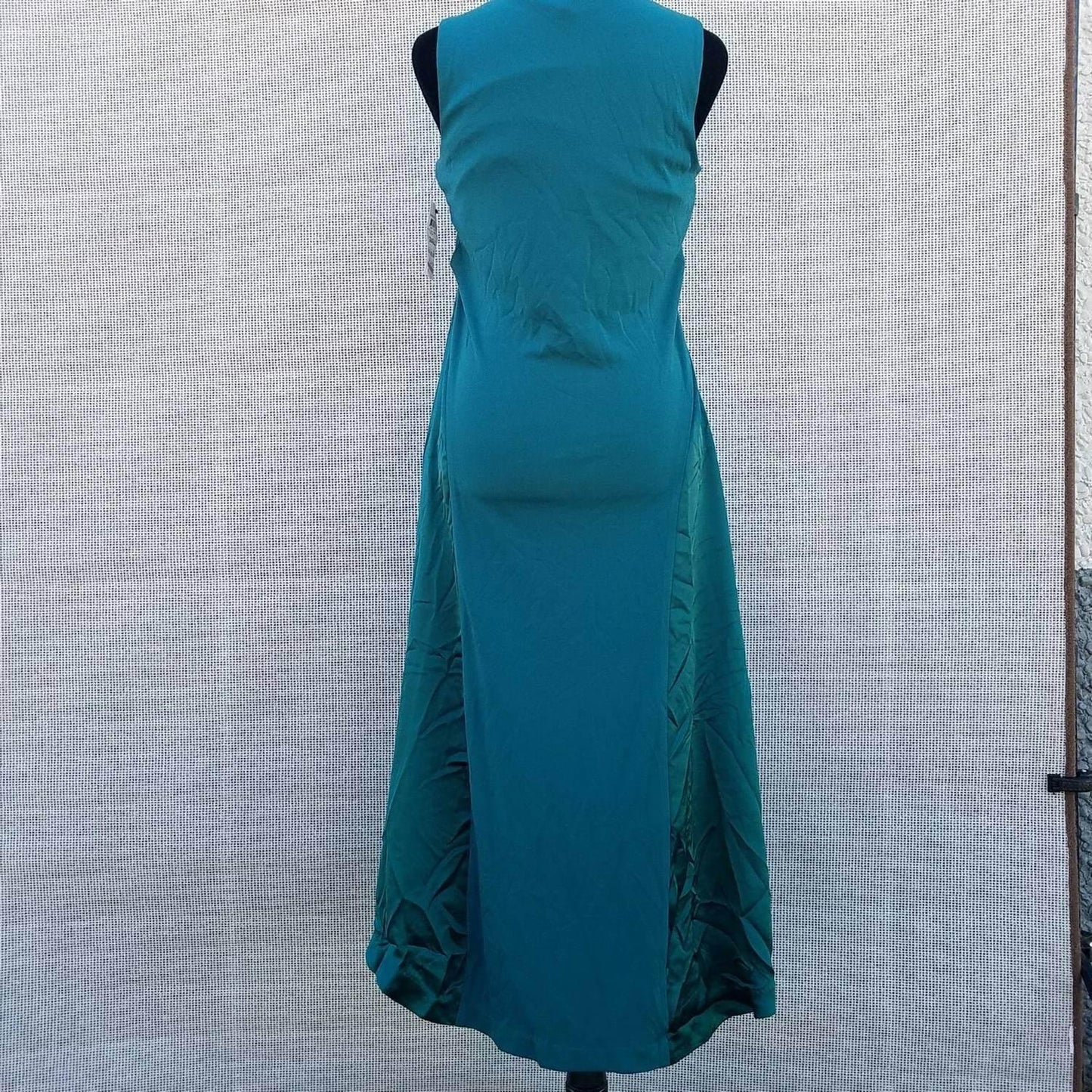 Asymmetrisches ausgestelltes Kleid